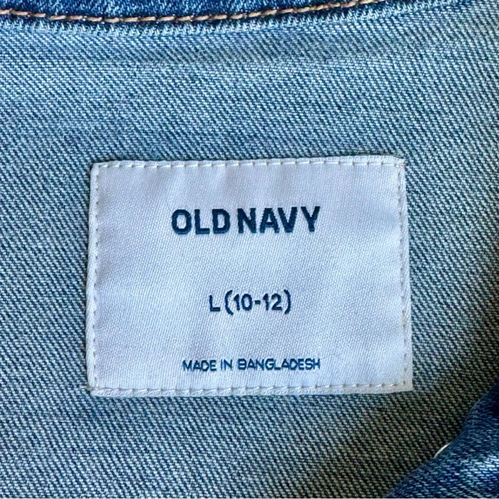Old Navy Kids L(10–12) Medium Wash Denim Trucker Jacket Button-Front Jean Jacket